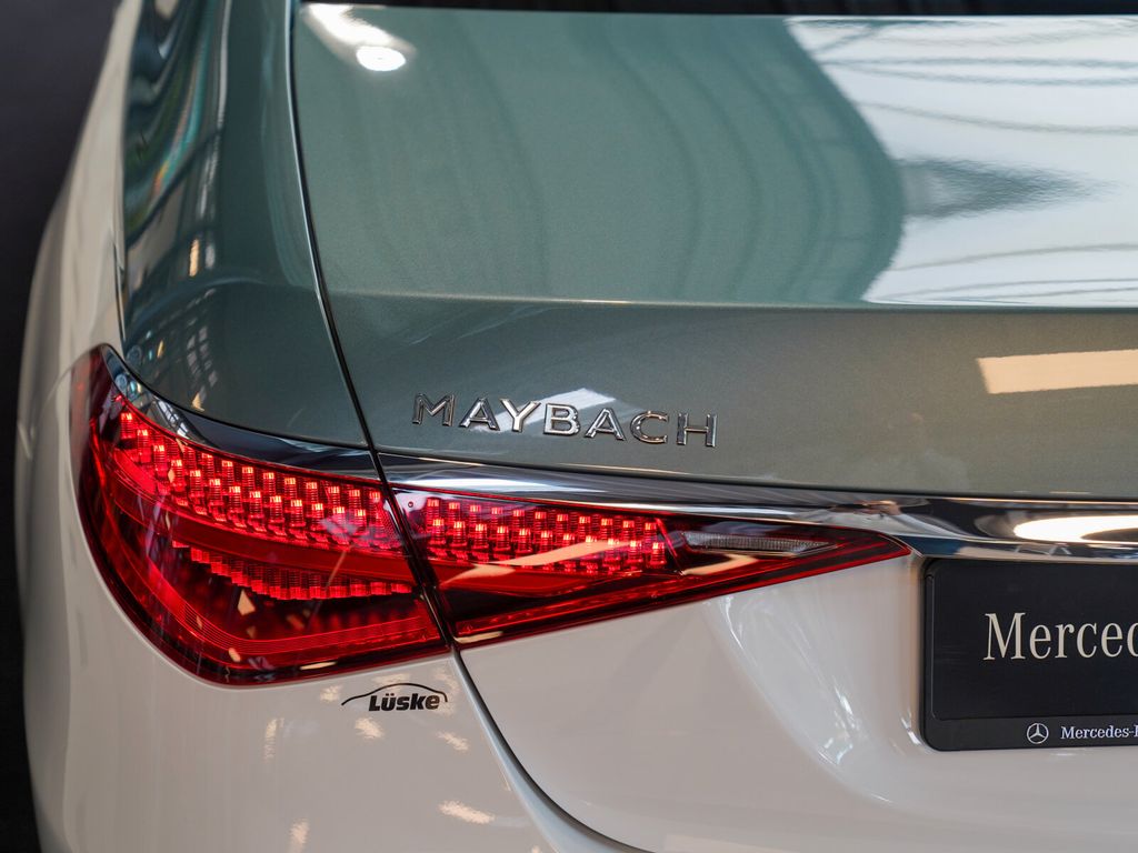 Mercedes-Benz S 680 2024 г. Белый, пробег 27996 км