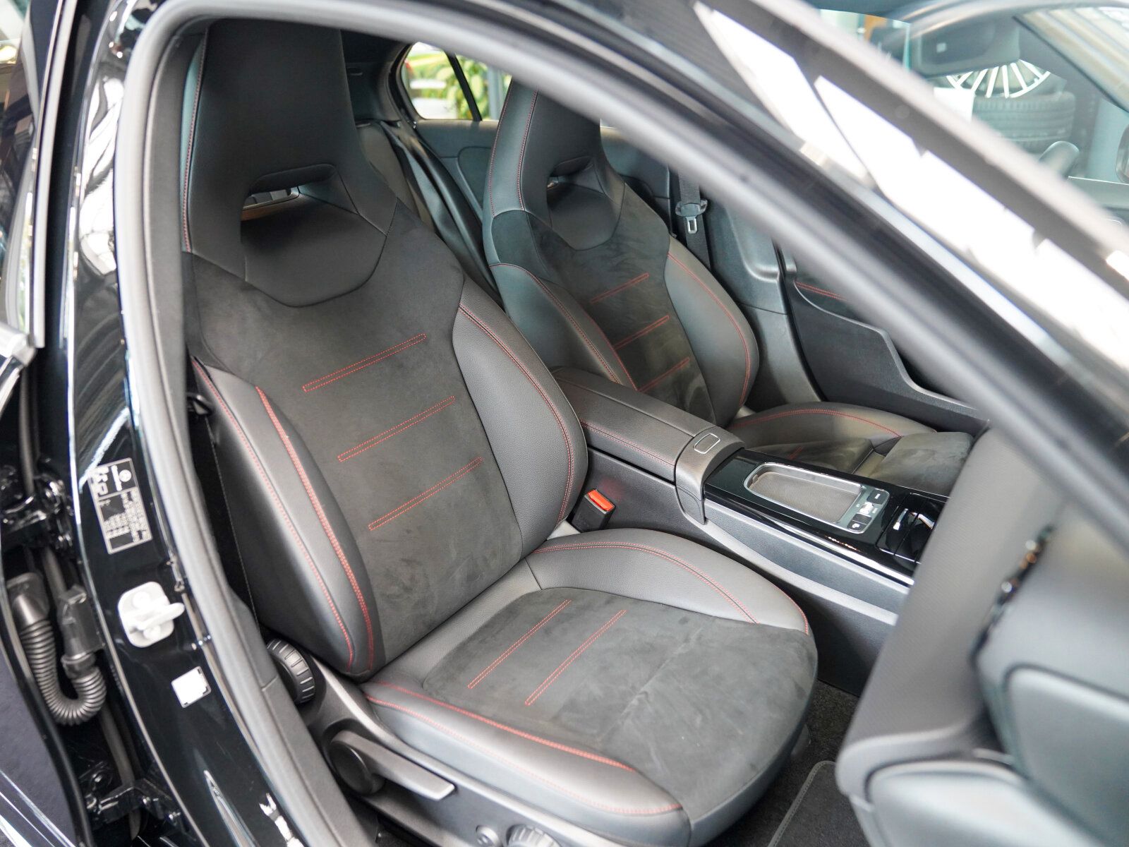 Mercedes-Benz A 180 2025 г. Чёрный, пробег 22870 км