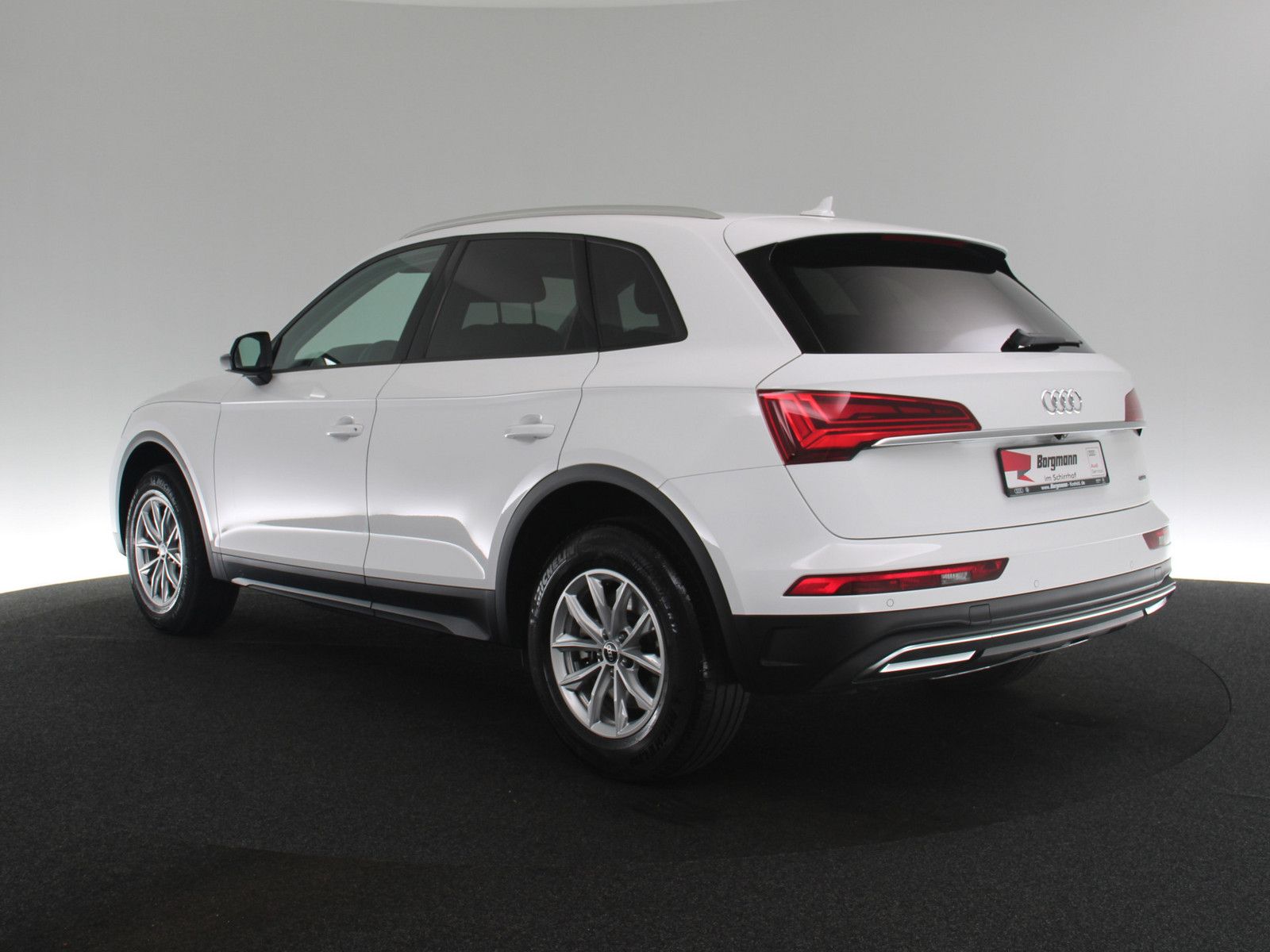 Audi Q5 2024 г. Белый, пробег 47231 км