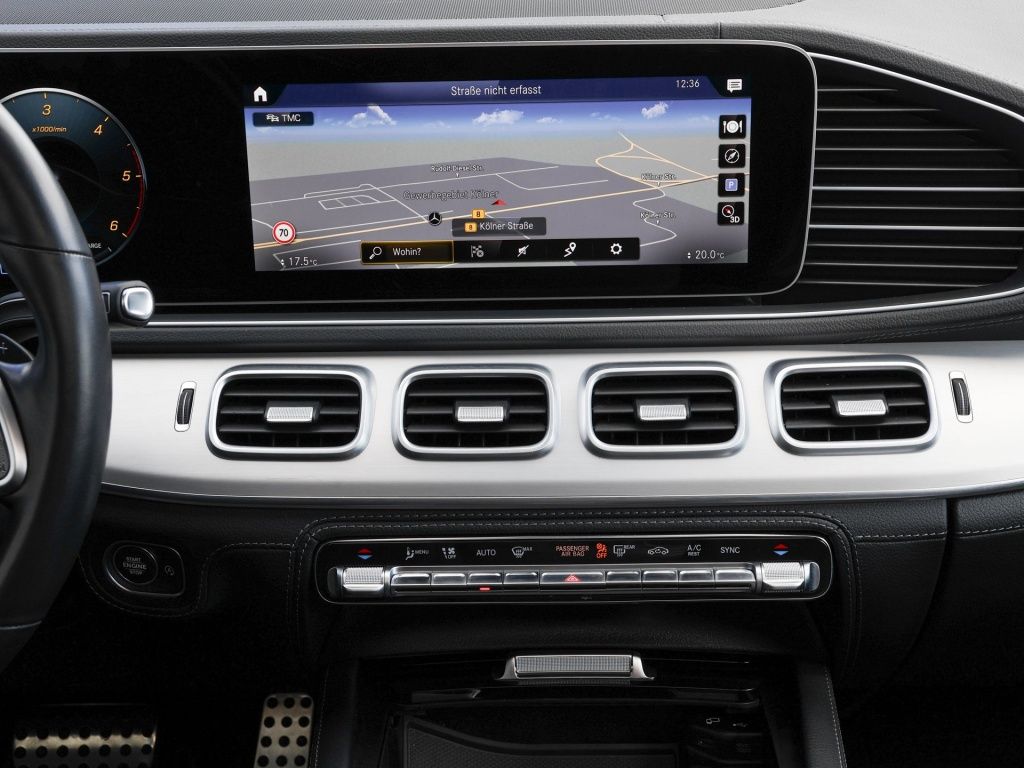 Mercedes-Benz GLE 300 2022 г. Чёрный, пробег 49997 км