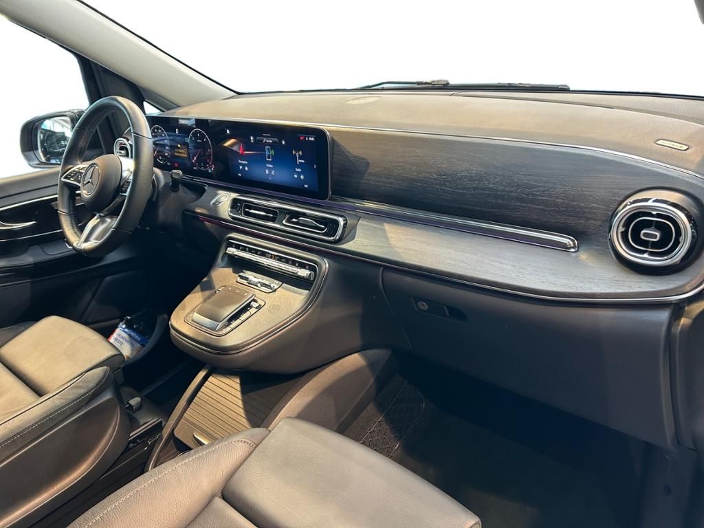Mercedes-Benz V 300 2025 г. Чёрный, пробег 22169 км