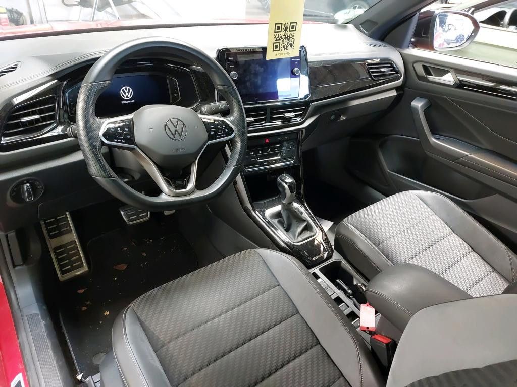 Volkswagen T-Roc 2023 г. Красный, пробег 48700 км