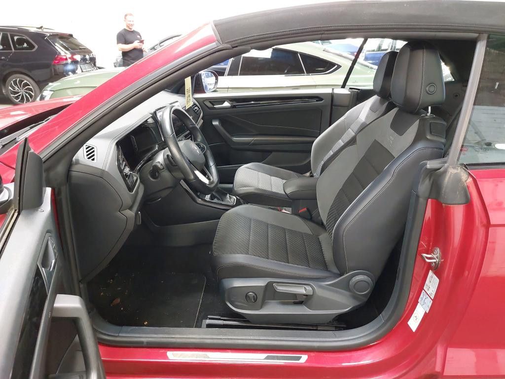 Volkswagen T-Roc 2023 г. Красный, пробег 48700 км