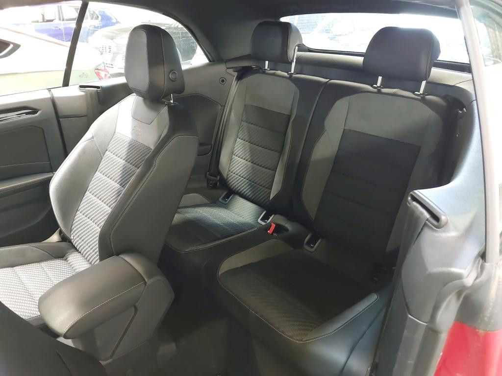 Volkswagen T-Roc 2023 г. Красный, пробег 48700 км