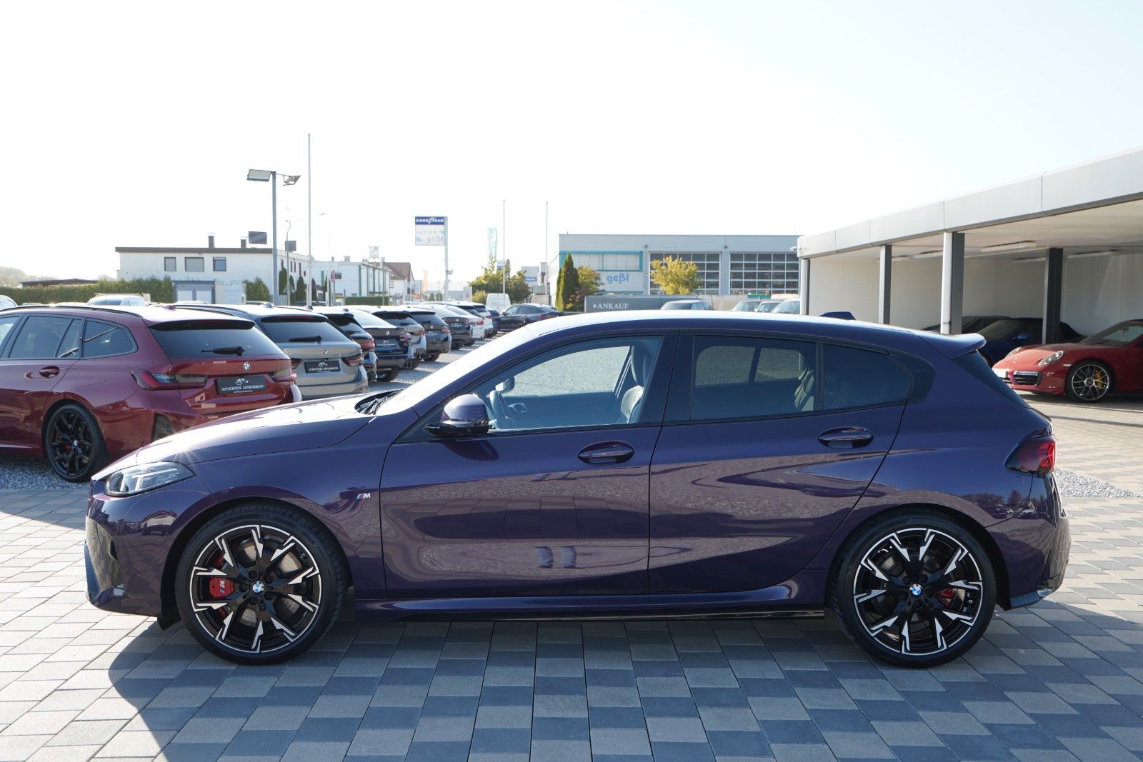 BMW 120 2025 г. Фиолетовый, пробег 32000 км