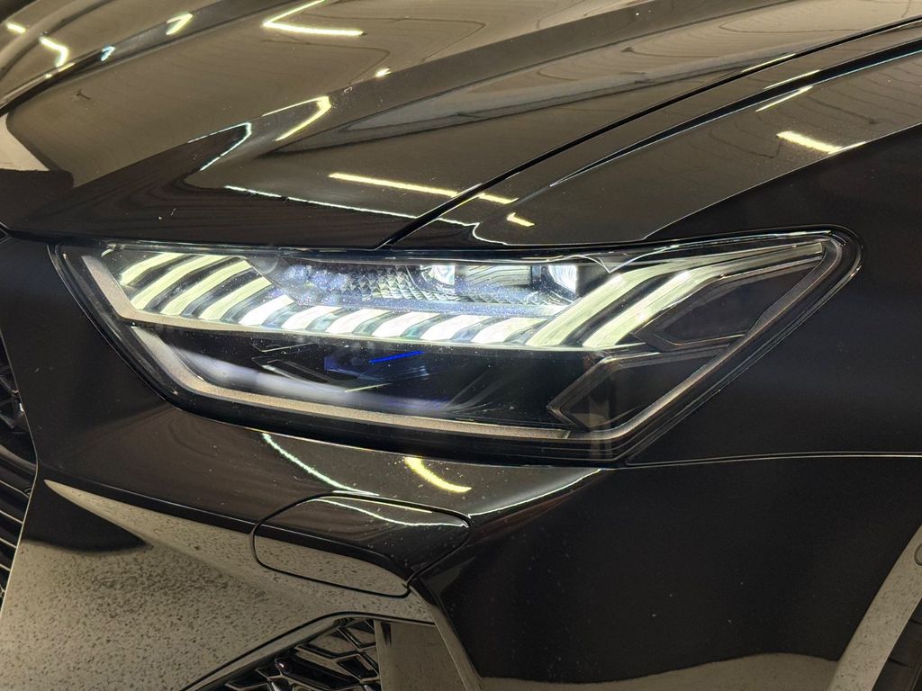 Audi RS6 2023 г. Чёрный, пробег 56300 км