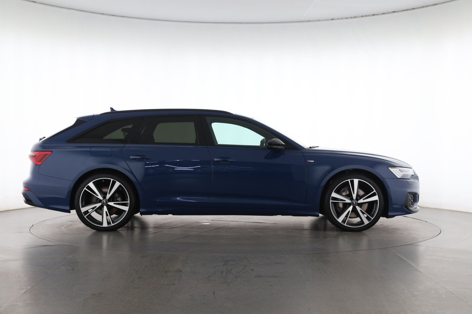 Audi A6 2025 г. Синий, пробег 9956 км