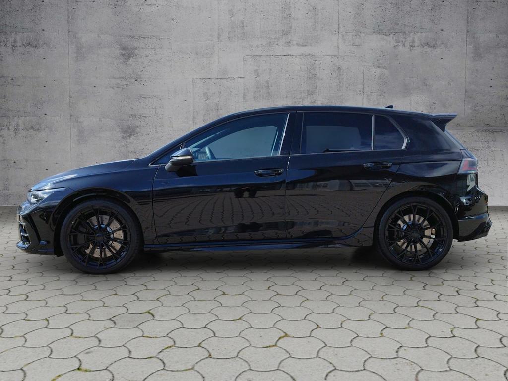 Volkswagen Golf 2026 г. Чёрный, пробег 12500 км