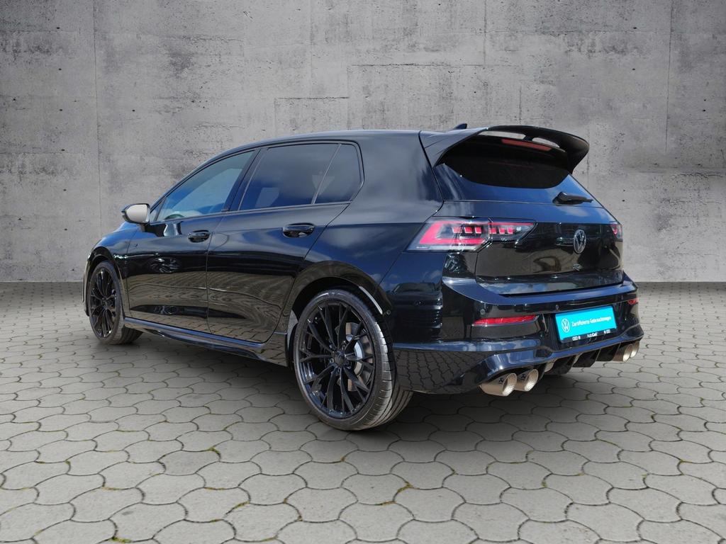 Volkswagen Golf 2026 г. Чёрный, пробег 12500 км