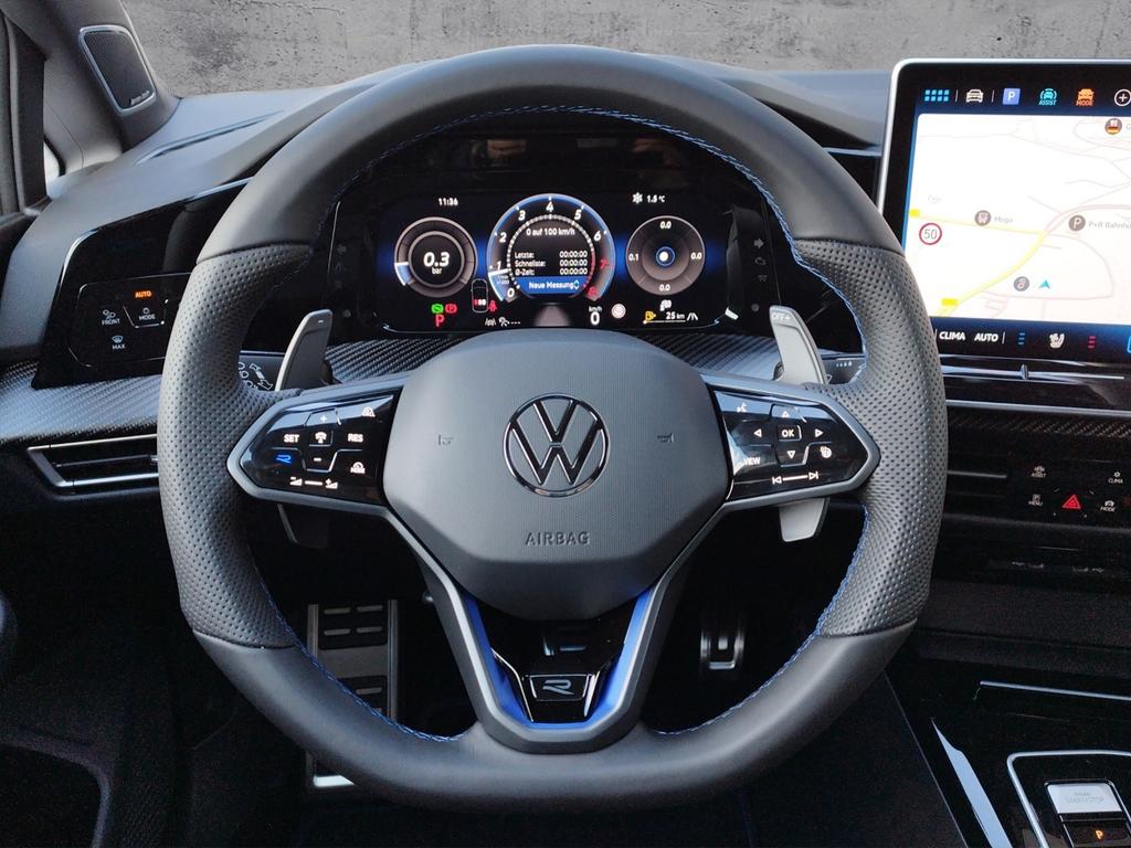 Volkswagen Golf 2026 г. Чёрный, пробег 12500 км