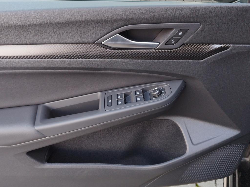 Volkswagen Golf 2026 г. Чёрный, пробег 12500 км