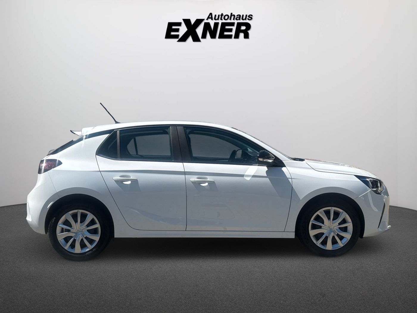 Opel Corsa 2023 г. Белый, пробег 39654 км
