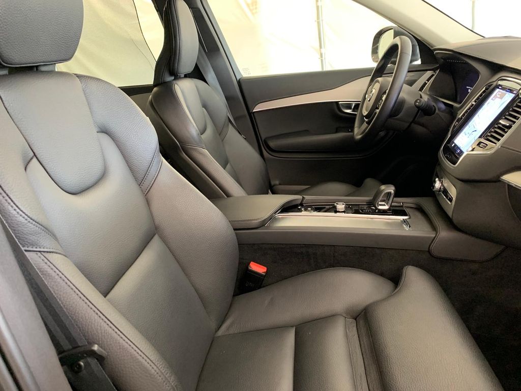 Volvo XC90 2023 г. Серый, пробег 54304 км
