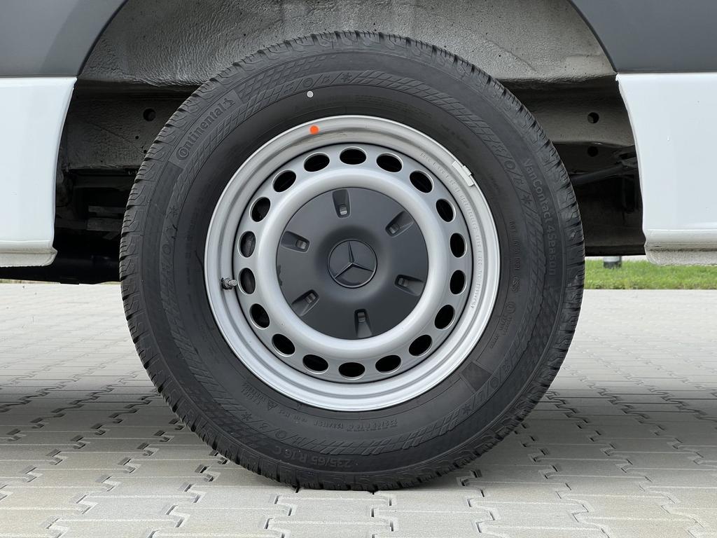 Mercedes-Benz SPRINTER 2025 г. Белый, пробег 35328 км