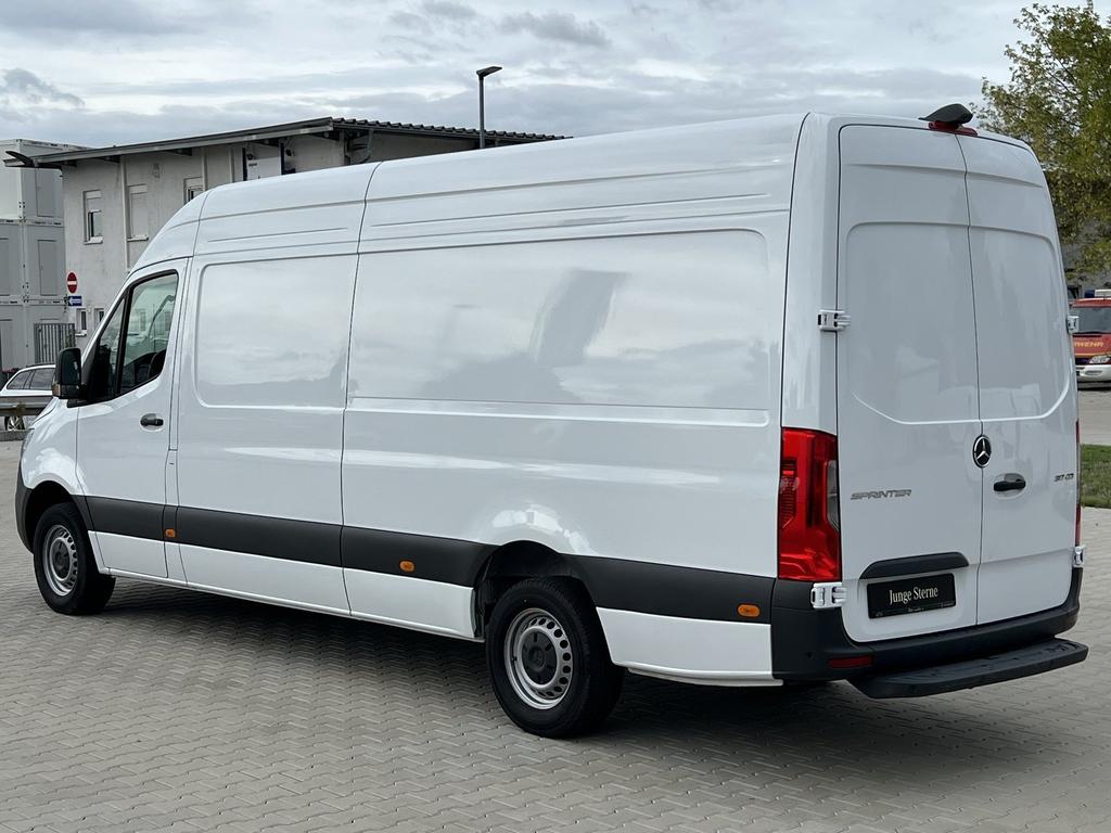 Mercedes-Benz SPRINTER 2025 г. Белый, пробег 35328 км