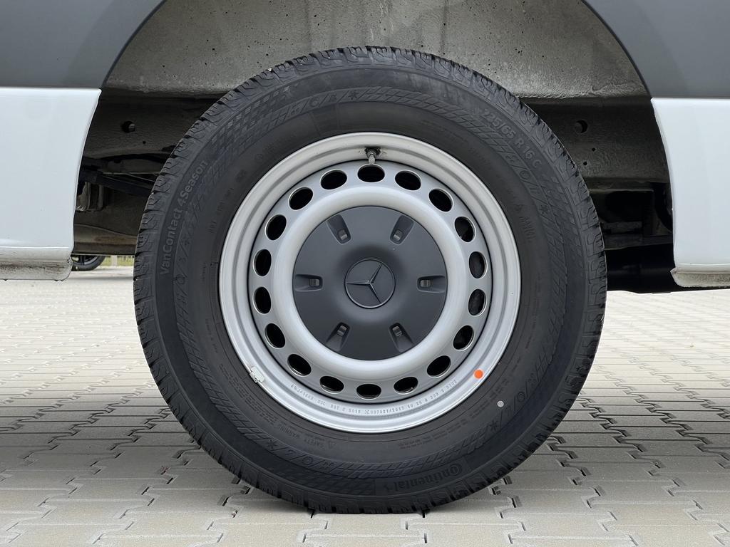 Mercedes-Benz SPRINTER 2025 г. Белый, пробег 35328 км