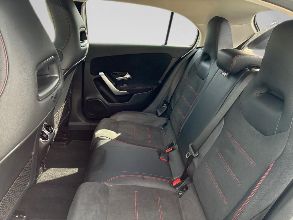 Mercedes-Benz A 250 2022 г. Белый, пробег 38234 км