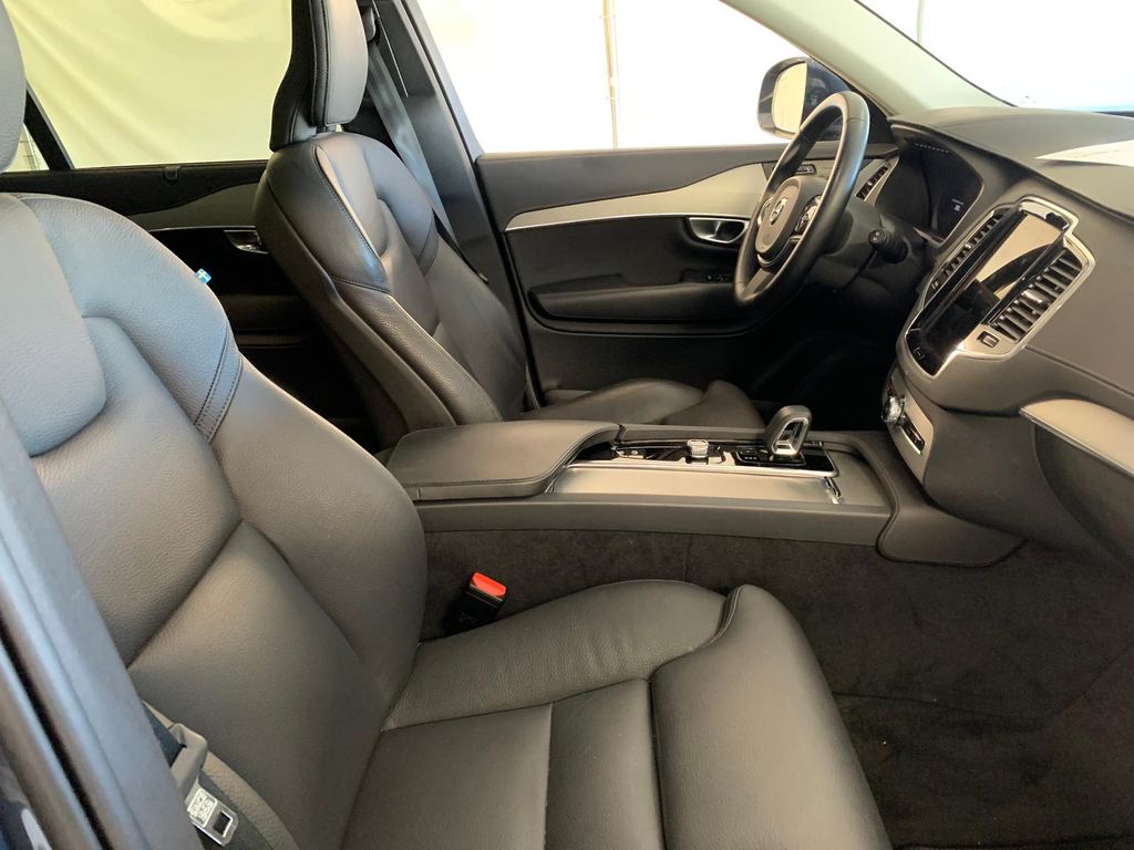Volvo XC90 2024 г. Синий, пробег 49859 км