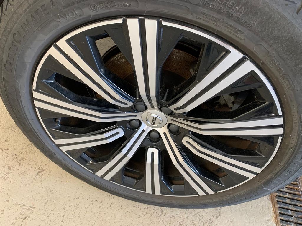 Volvo XC90 2024 г. Синий, пробег 49859 км