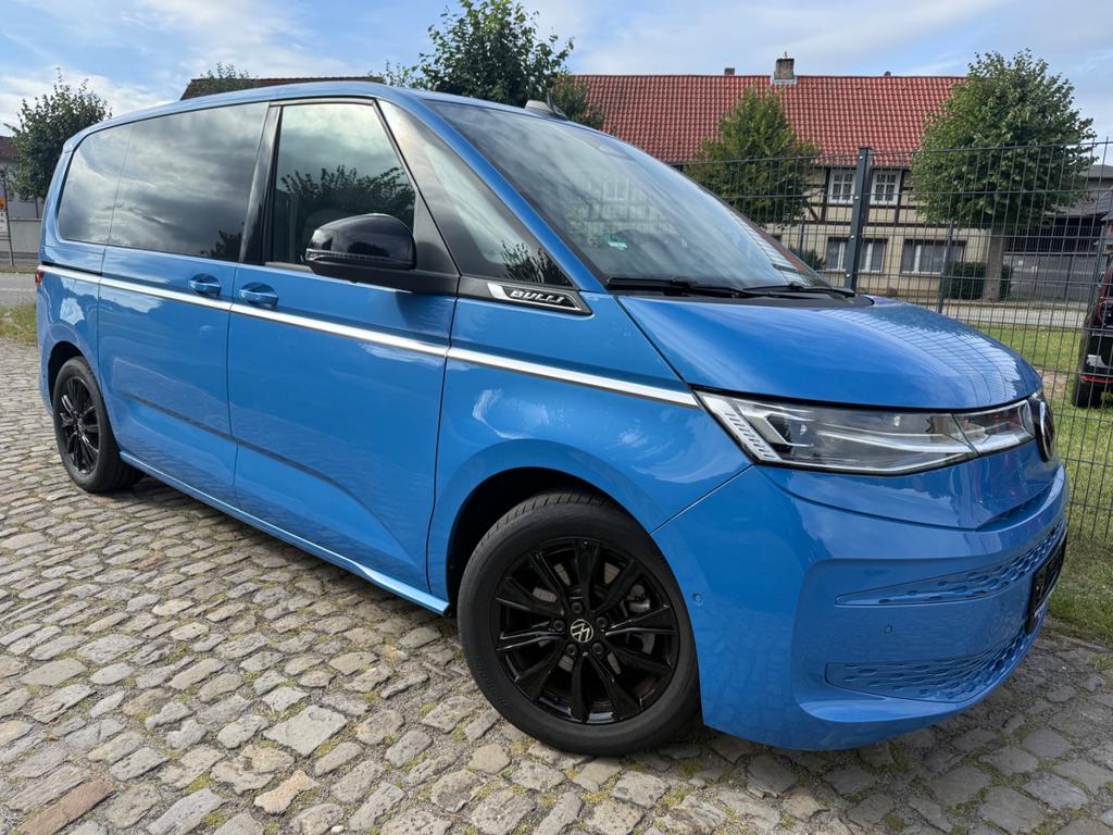 Volkswagen T7 MULTIVAN 2025 г. Синий, пробег 5800 км