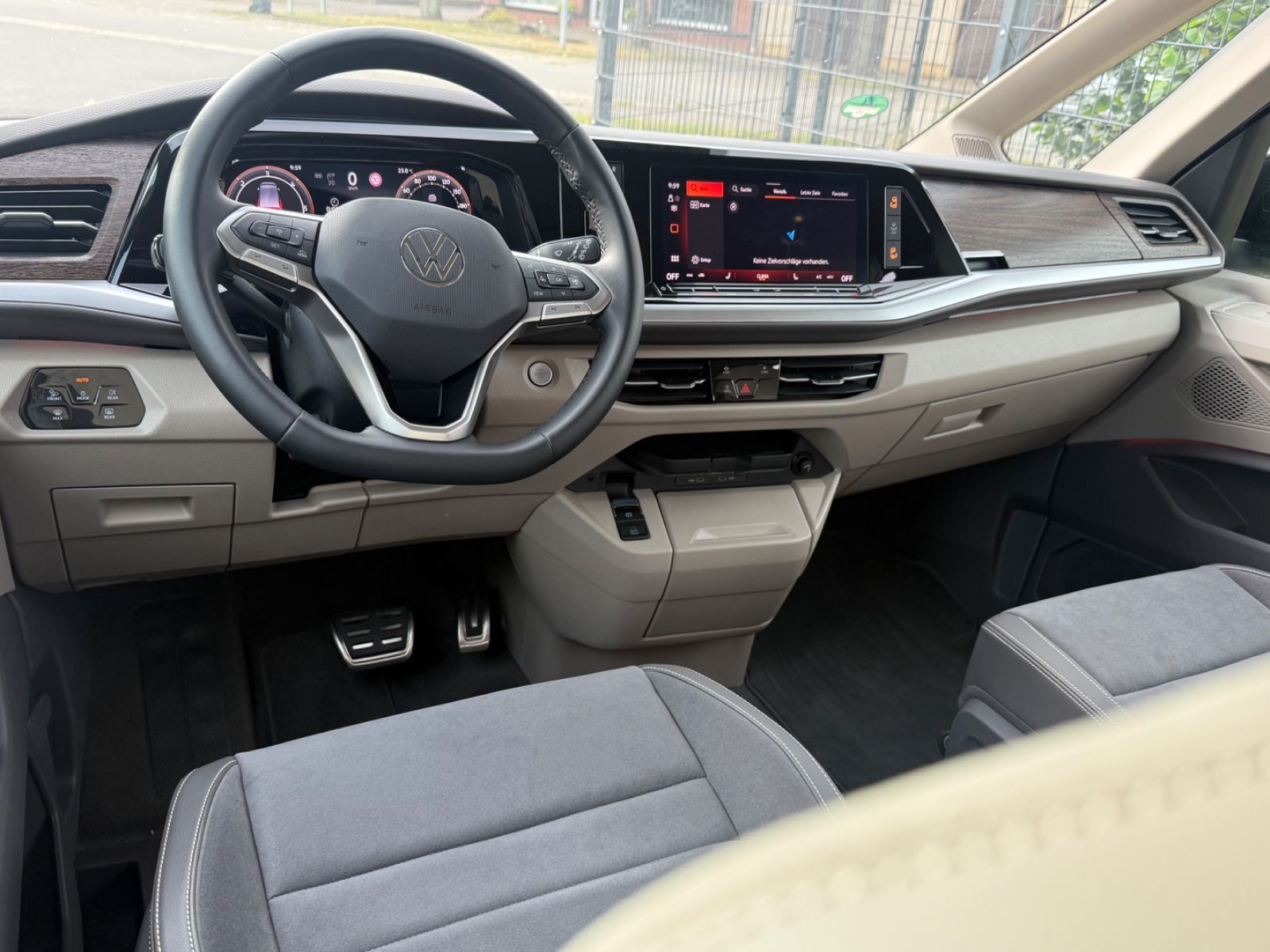 Volkswagen T7 MULTIVAN 2025 г. Синий, пробег 5800 км