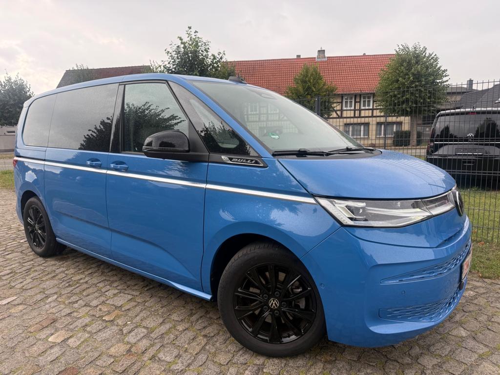 Volkswagen T7 MULTIVAN 2025 г. Синий, пробег 5800 км