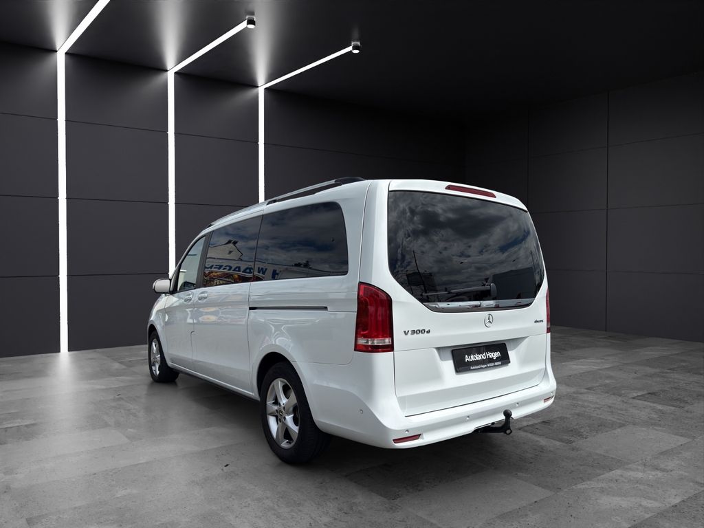 Mercedes-Benz V 300 2023 г. Белый, пробег 29382 км