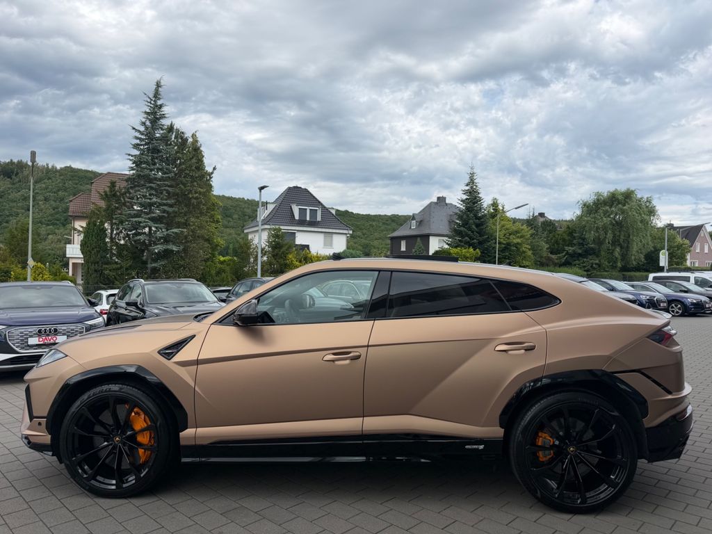 Lamborghini Urus 2023 г. Золотистый, пробег 19550 км