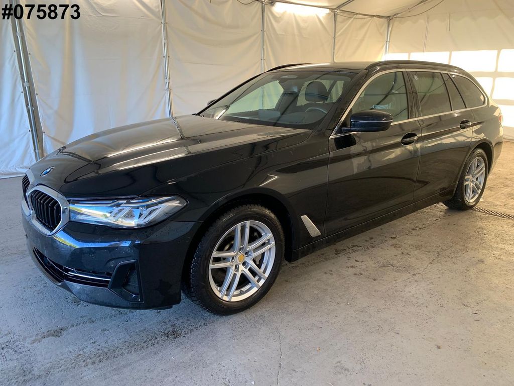 BMW 530 2022 г. Чёрный, пробег 48604 км