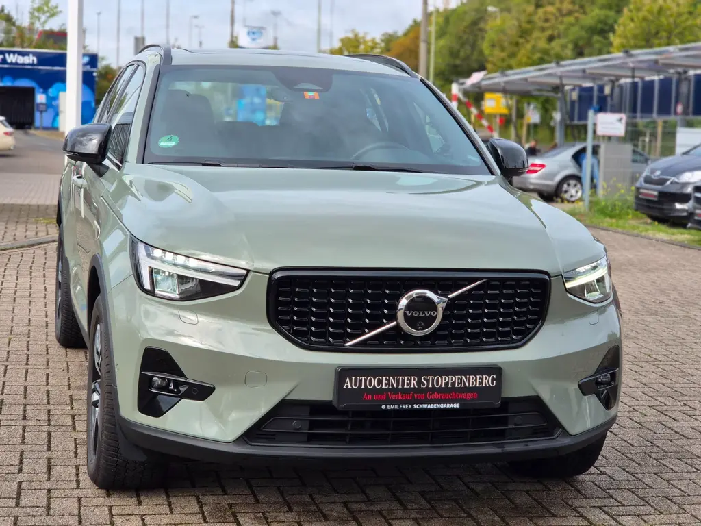 Volvo XC40 2023 г. Зелёный, пробег 56700 км