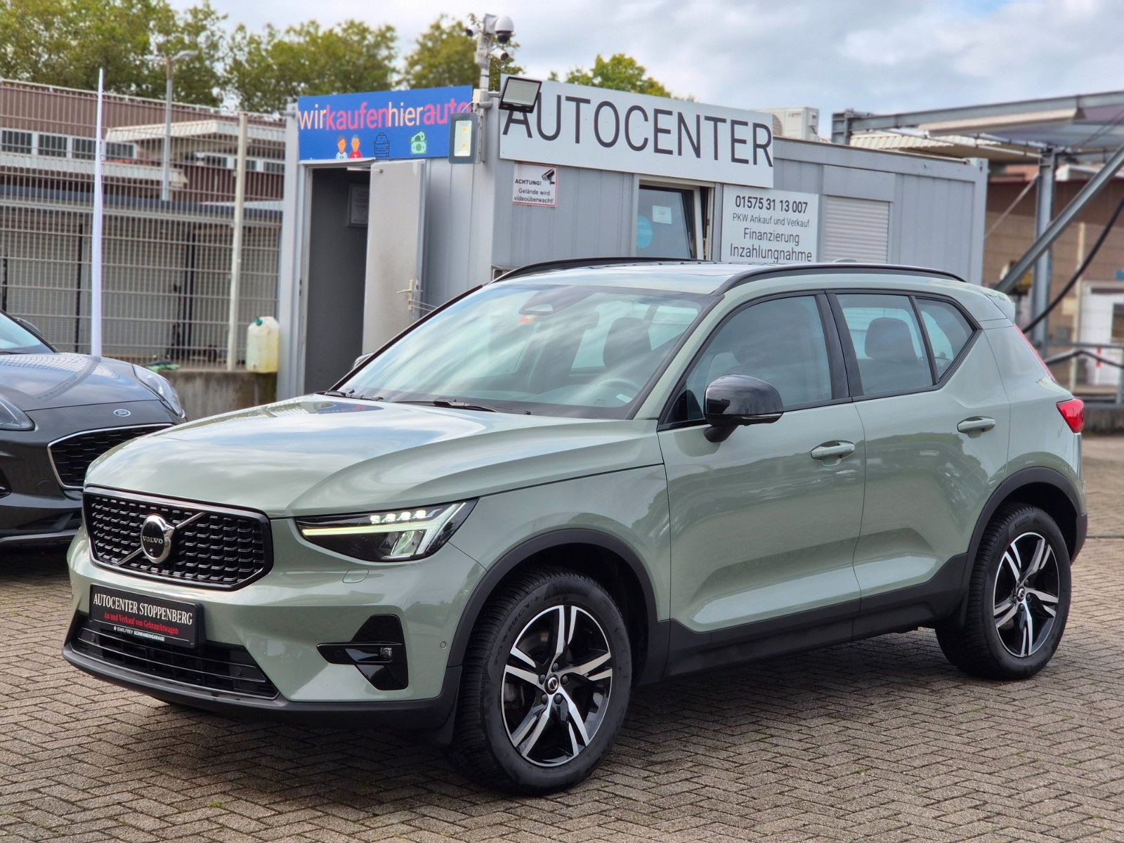 Volvo XC40 2023 г. Зелёный, пробег 56700 км