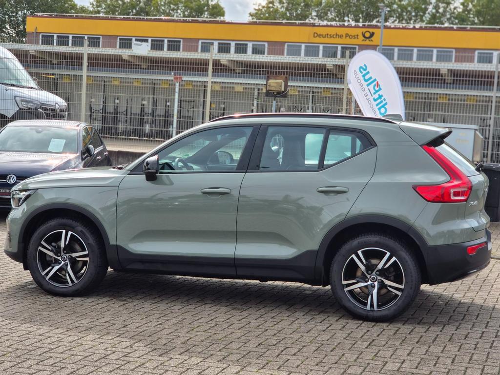 Volvo XC40 2023 г. Зелёный, пробег 56700 км