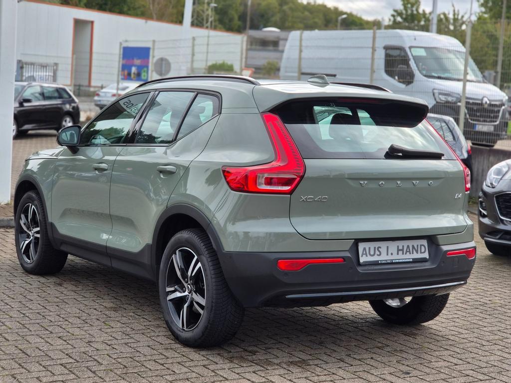 Volvo XC40 2023 г. Зелёный, пробег 56700 км