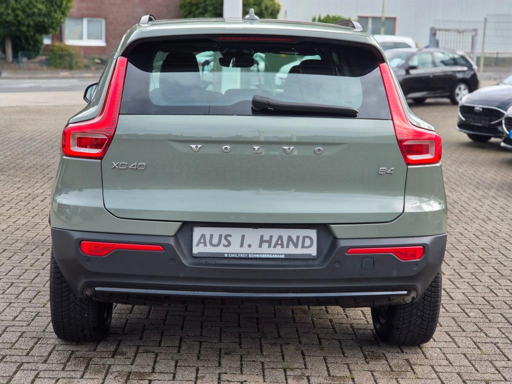 Volvo XC40 2023 г. Зелёный, пробег 56700 км