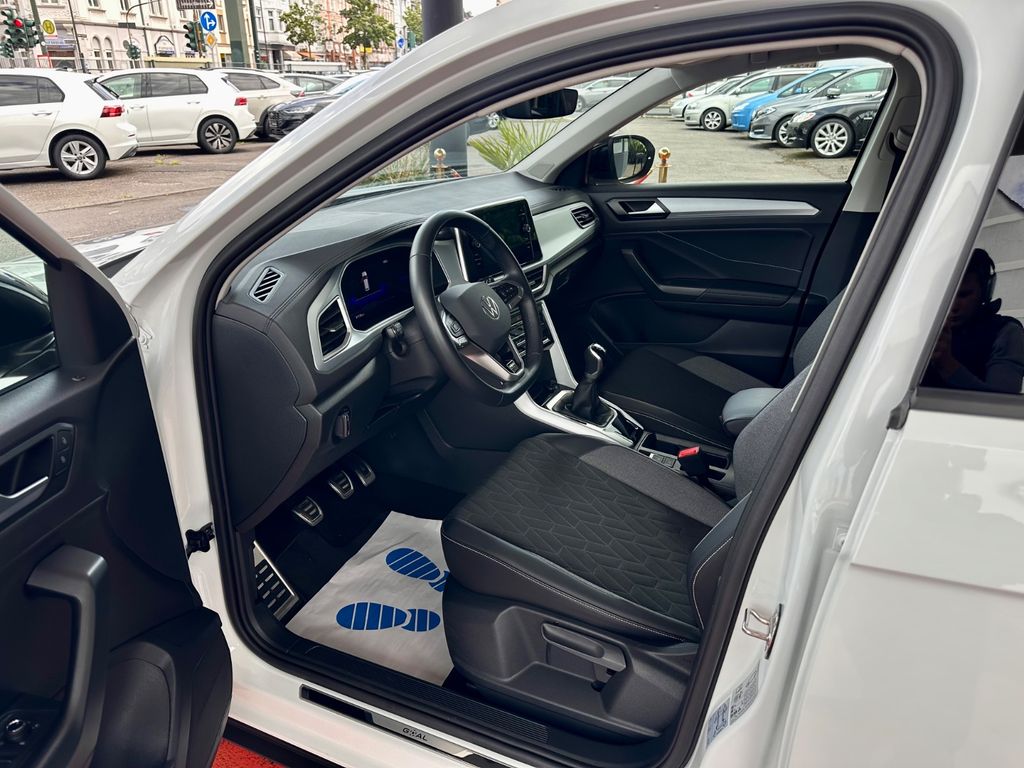 Volkswagen T-Roc 2025 г. Белый, пробег 51135 км