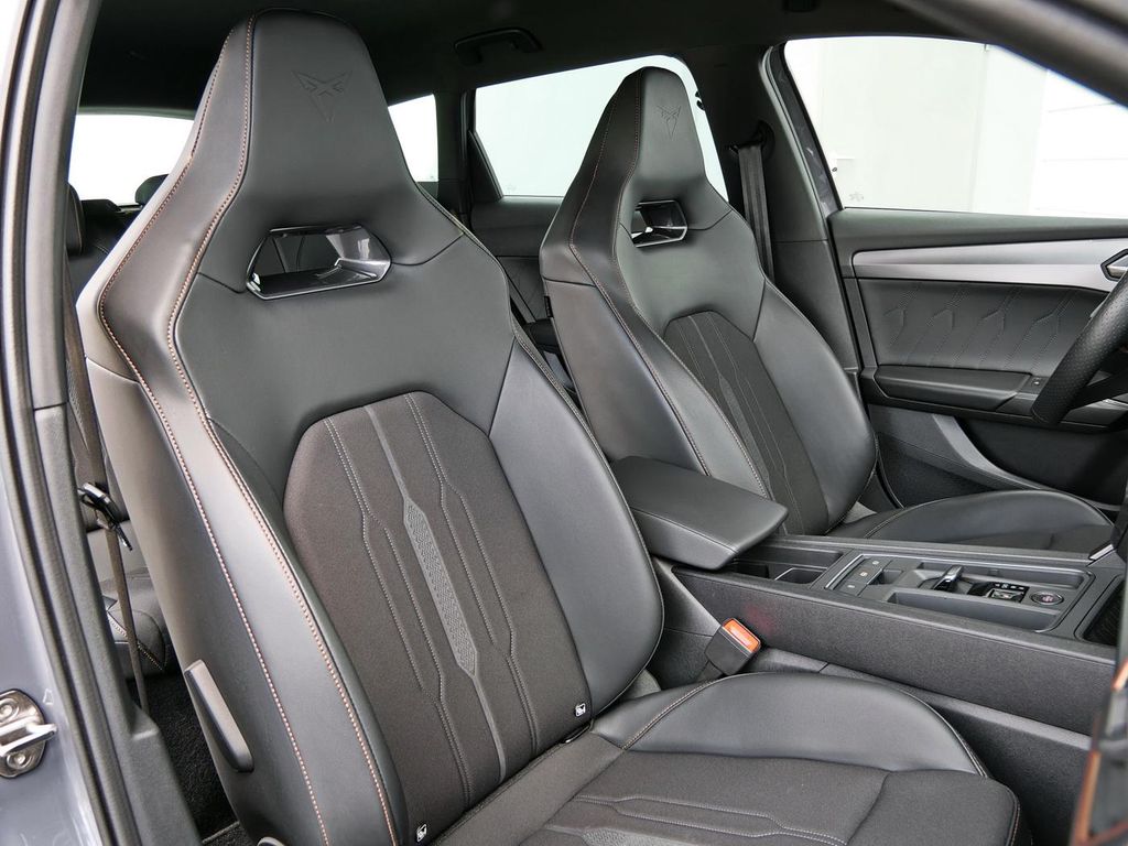 Cupra Leon 2022 г. Серый, пробег 34818 км