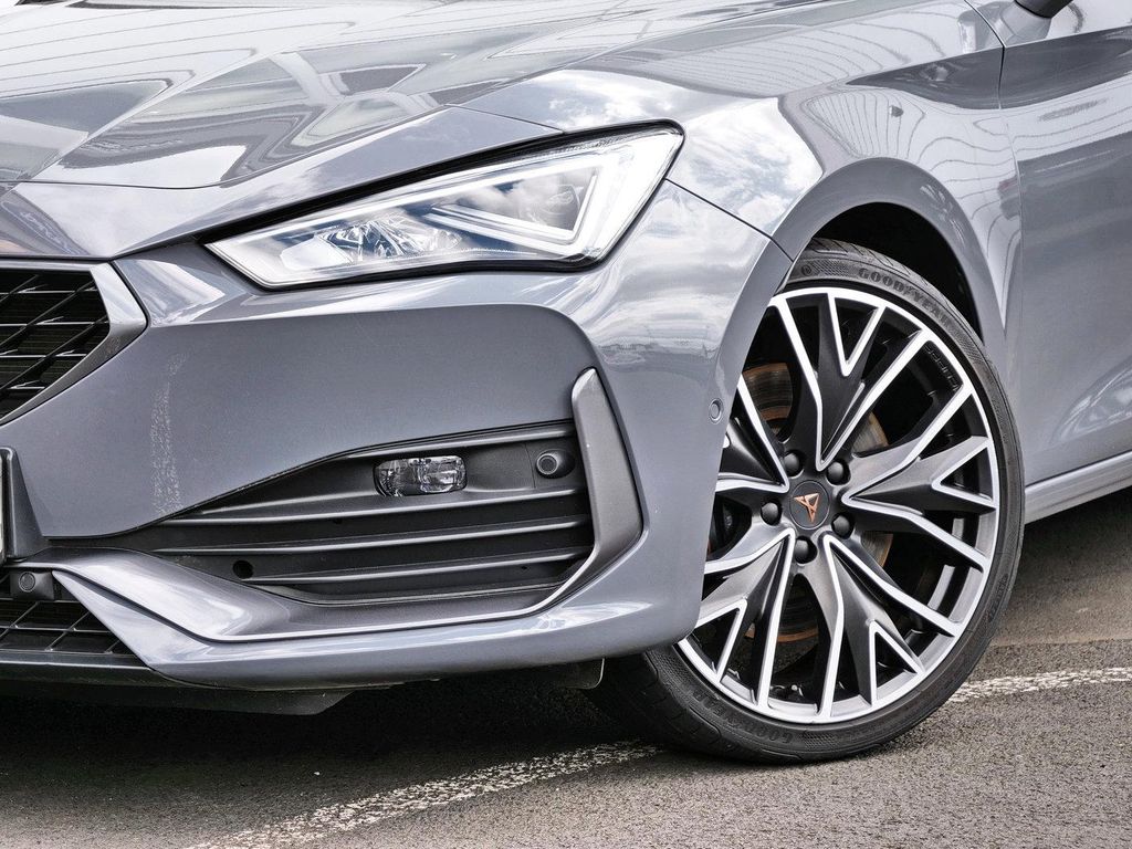 Cupra Leon 2022 г. Серый, пробег 34818 км