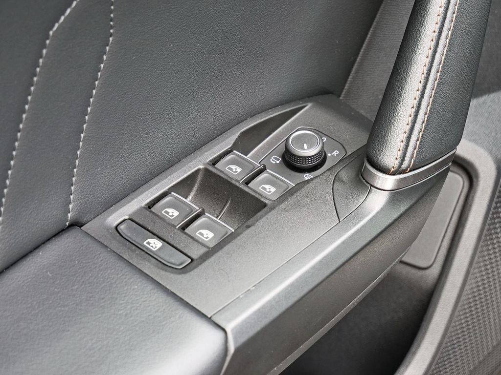 Cupra Leon 2022 г. Серый, пробег 34818 км