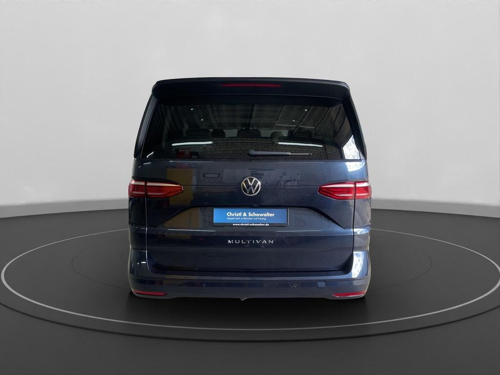 Volkswagen 8 series 2023 г. Синий, пробег 57238 км