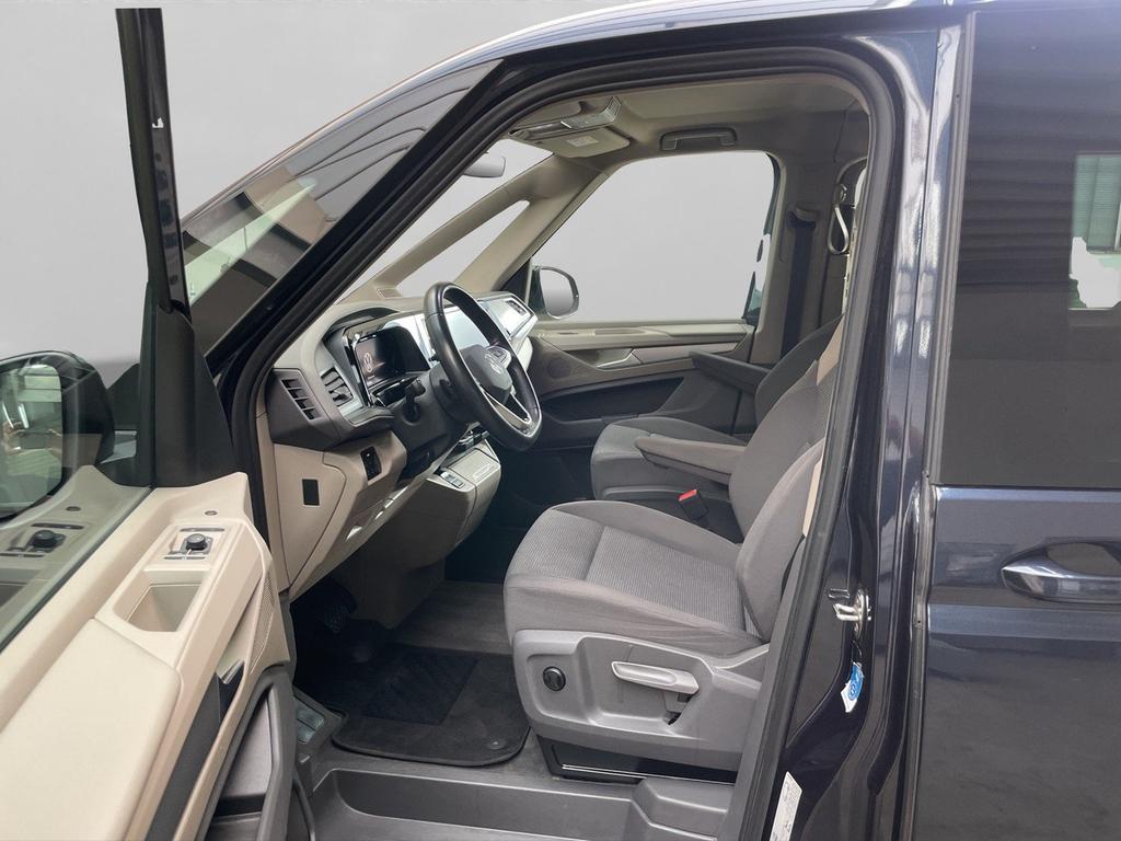 Volkswagen 8 series 2023 г. Синий, пробег 57238 км