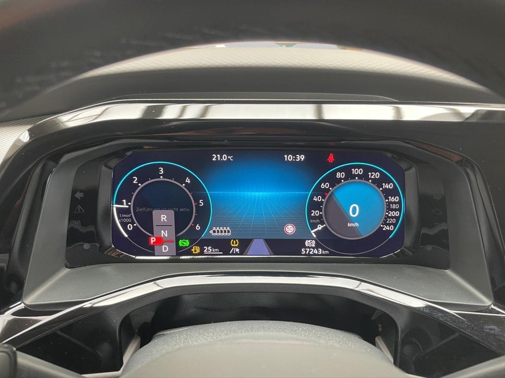 Volkswagen 8 series 2023 г. Синий, пробег 57238 км