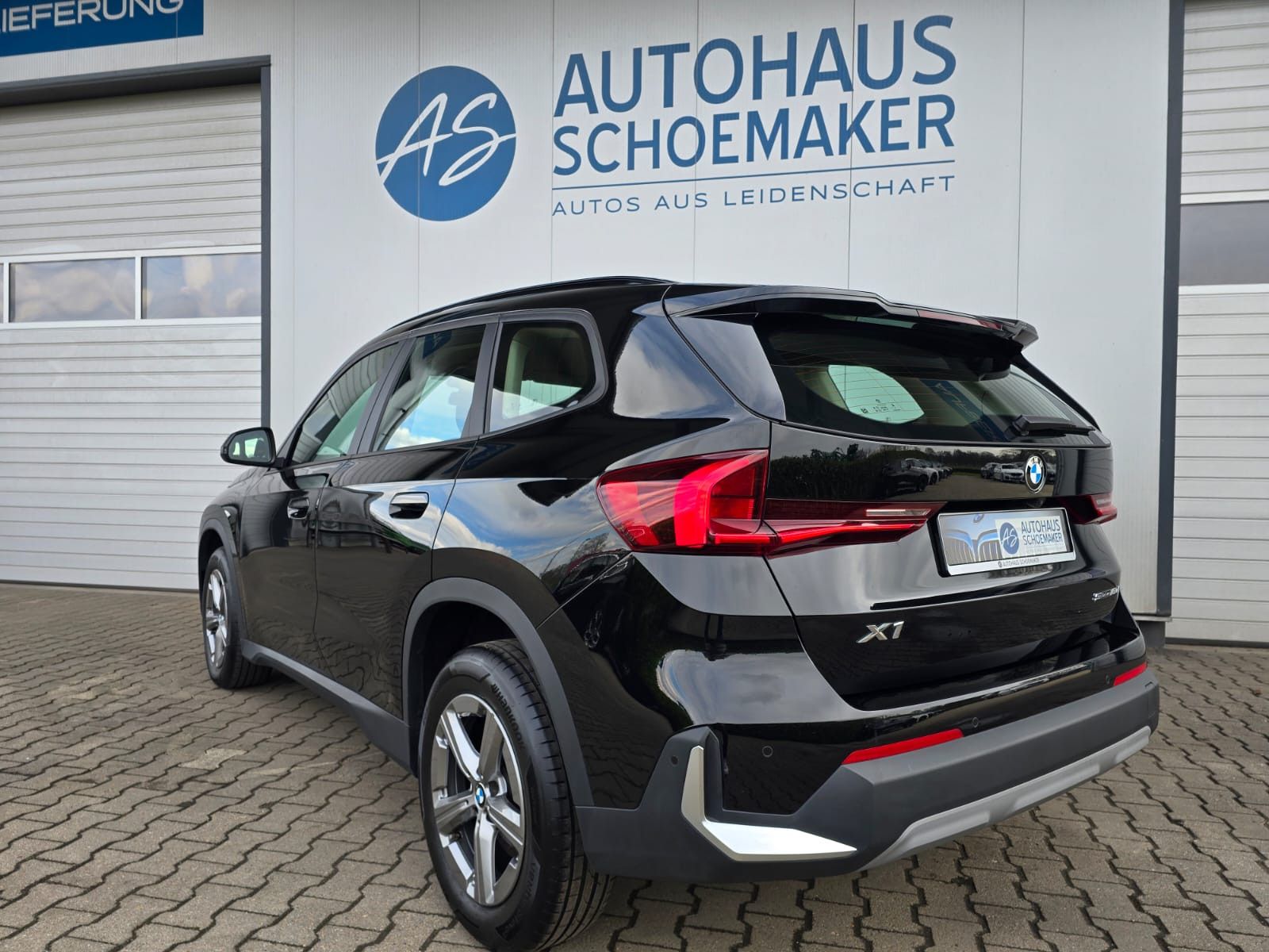BMW X1 2023 г. Чёрный, пробег 53400 км