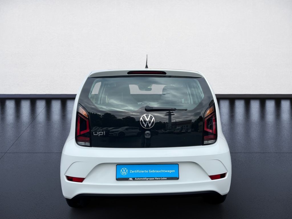 Volkswagen up! 2023 г. Белый, пробег 47401 км