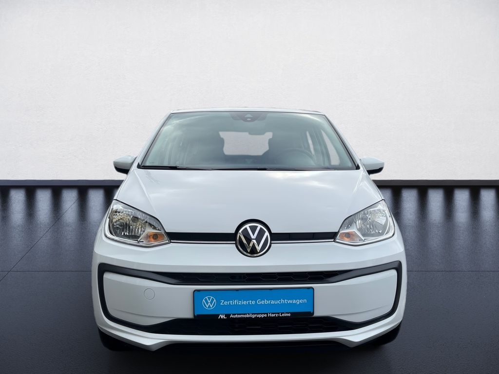 Volkswagen up! 2023 г. Белый, пробег 47401 км