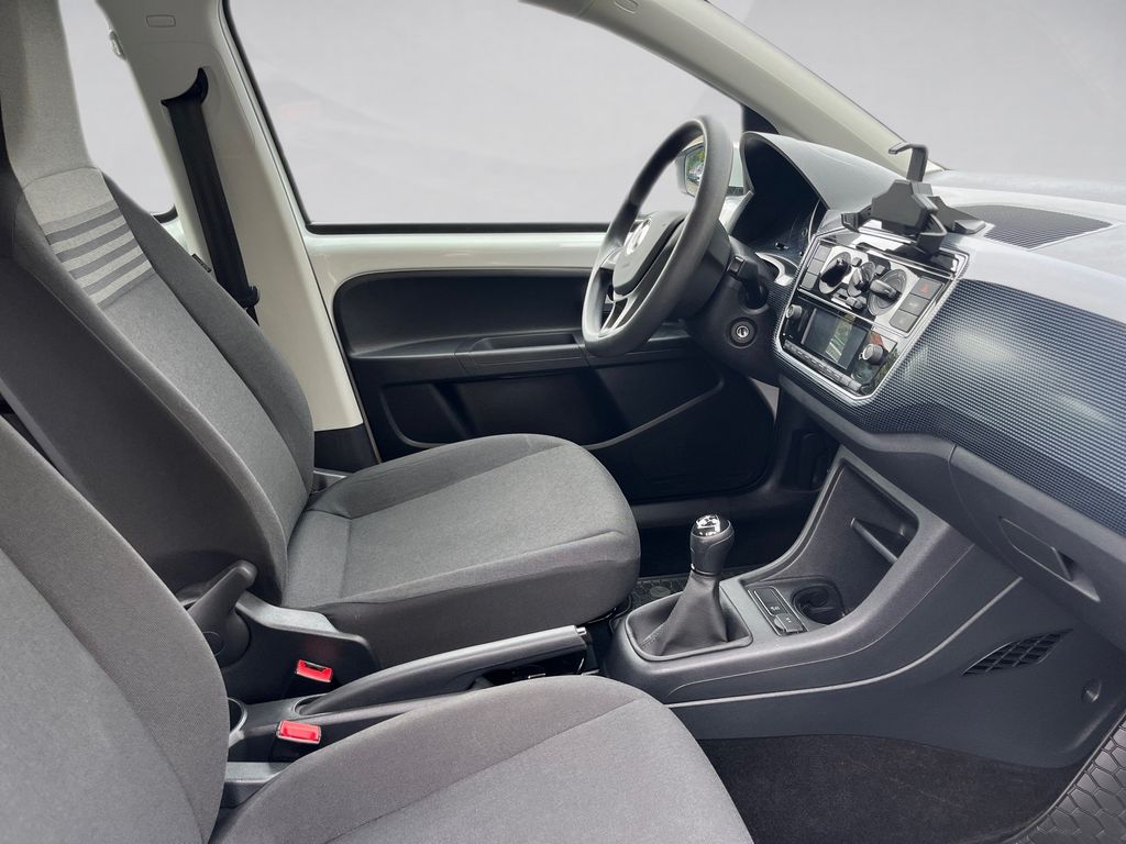 Volkswagen up! 2023 г. Белый, пробег 47401 км