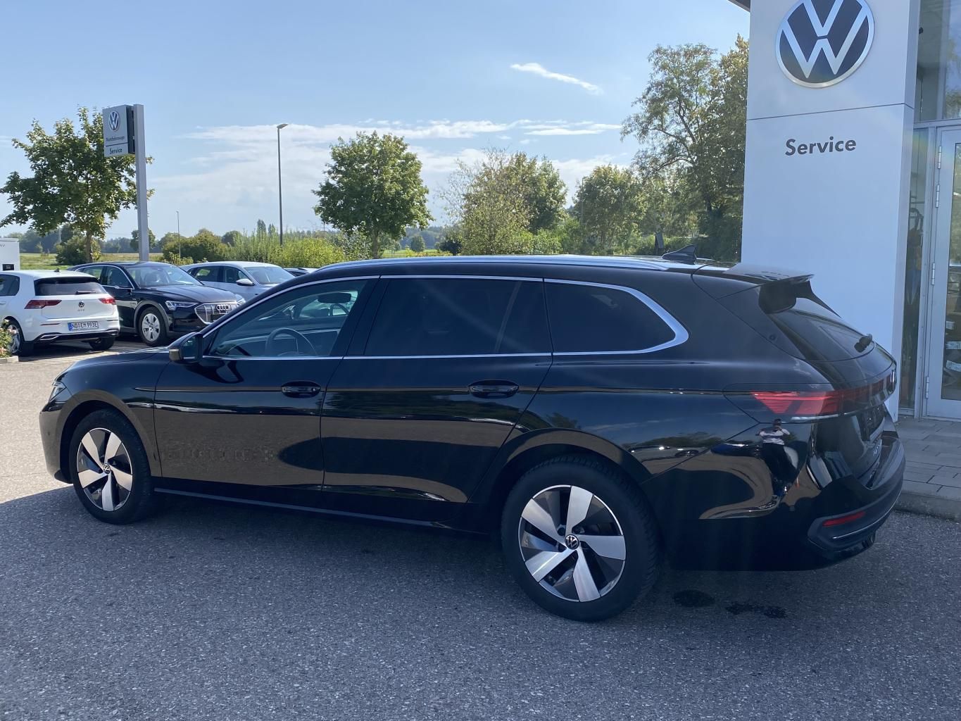 Volkswagen PASSAT VARIANT 2024 г. Чёрный, пробег 38349 км
