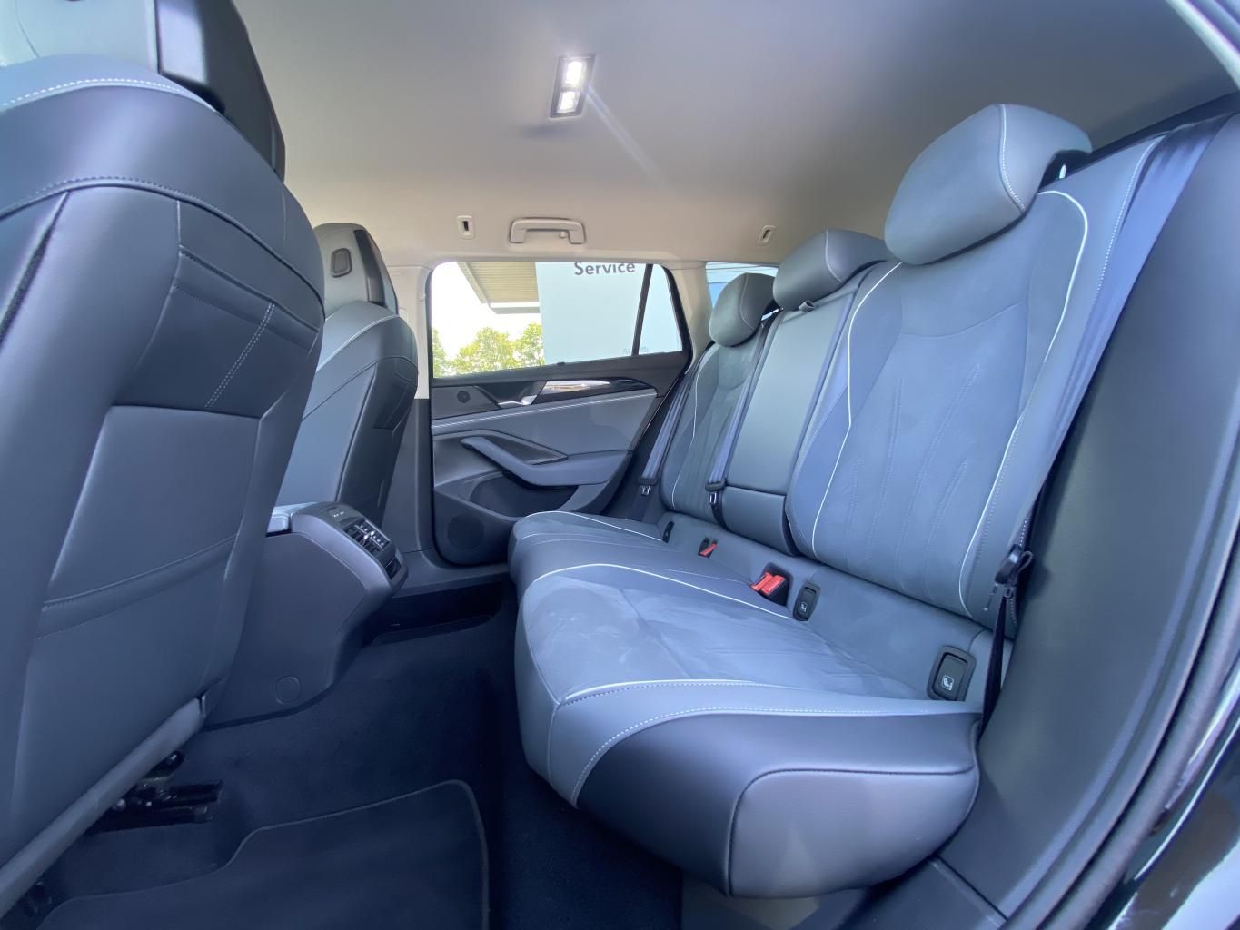 Volkswagen PASSAT VARIANT 2024 г. Чёрный, пробег 38349 км