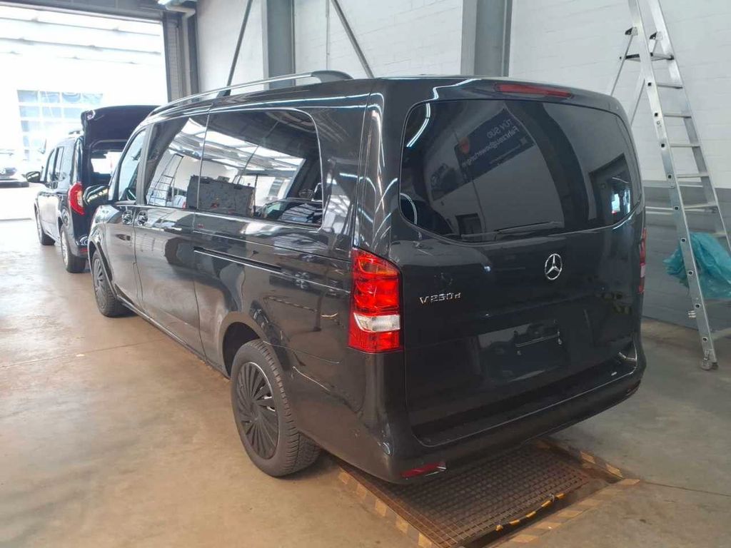 Mercedes-Benz V 250 2025 г. Серый, пробег 23200 км