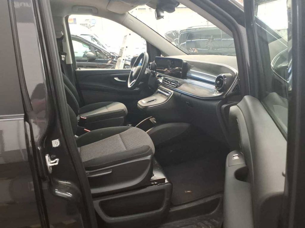 Mercedes-Benz V 250 2025 г. Серый, пробег 23200 км