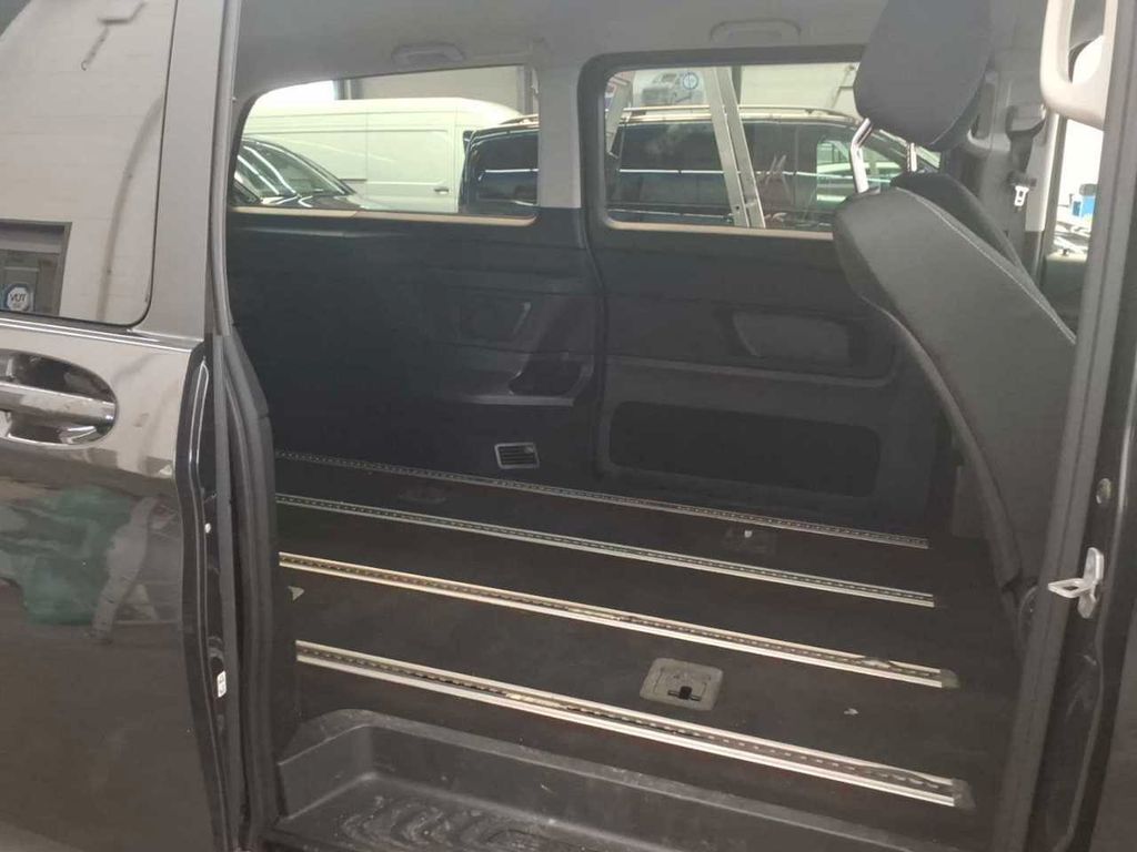 Mercedes-Benz V 250 2025 г. Серый, пробег 23200 км